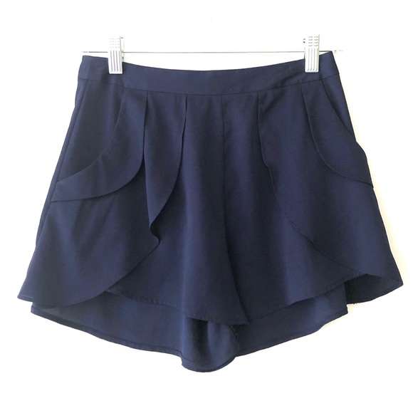 NWOT FindersKeepers Blue Tulip Shorts - Picture 1 of 9